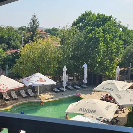 Hotel семеен звезда 3*