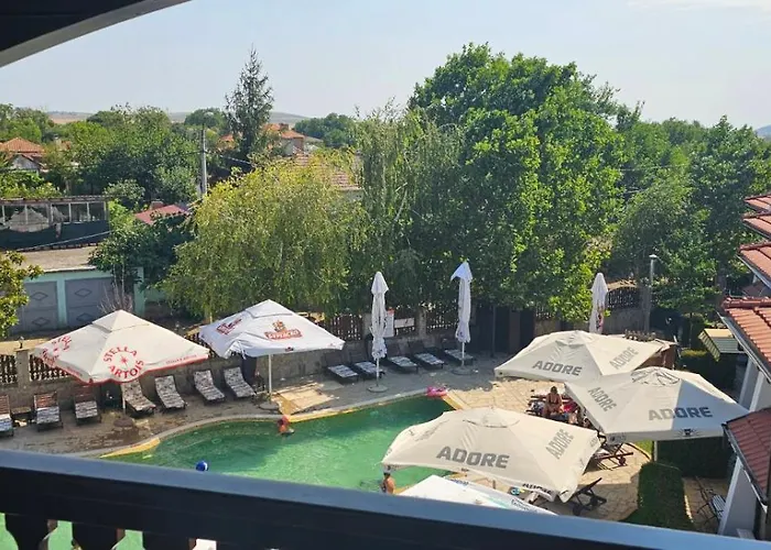 Hotel семеен звезда 3*